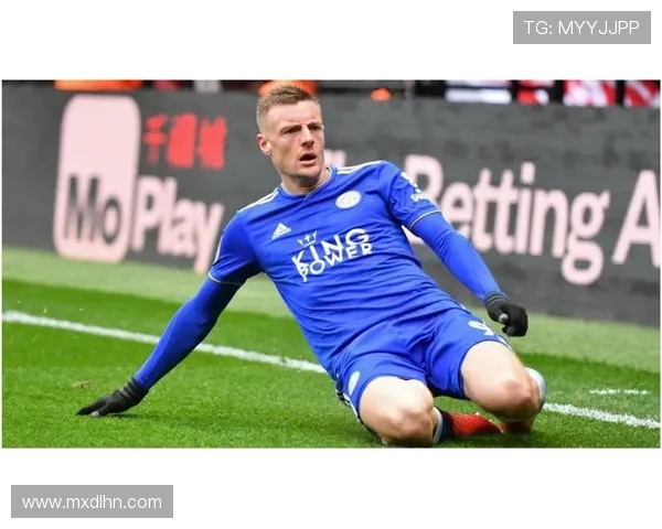 聚焦传奇足球运动员成长历程与赛场精神力量深度探索与启示之路分析