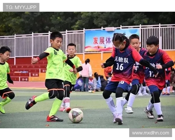 绿茵争锋燃动青春激情世界足球盛宴全面开启 绿茵争锋燃动青春激情世界足球盛宴全面开启